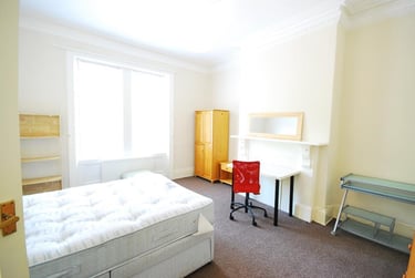 3 bed flat, Claremont Road, Spital Tongues, Newcastle, NE24AN - Image 2